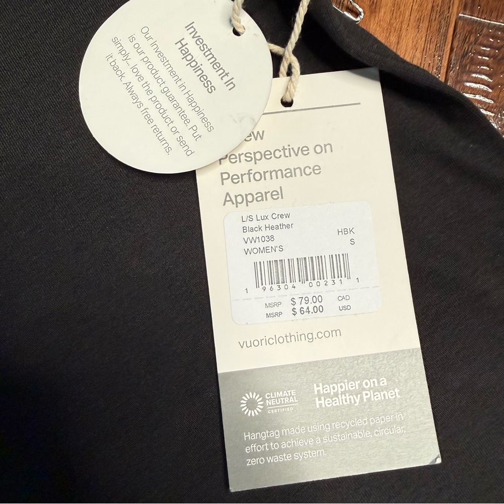 VUORI Lux Crew Long Sleeve Fitted Tee, Size S - Picture 6 of 6